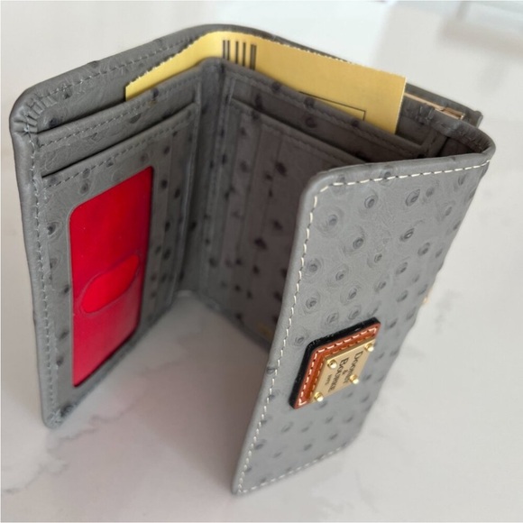 Dooney & Bourke Wallet Grey Ostrich Print Leather Gold Hardware Brand New - Picture 10 of 12
